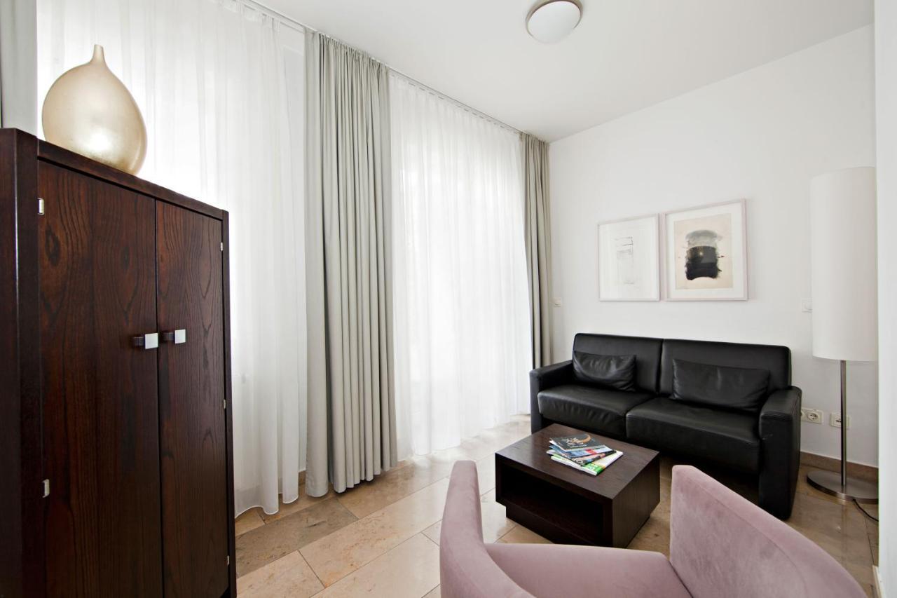 Devin Art Hotel Дюссельдорф Экстерьер фото