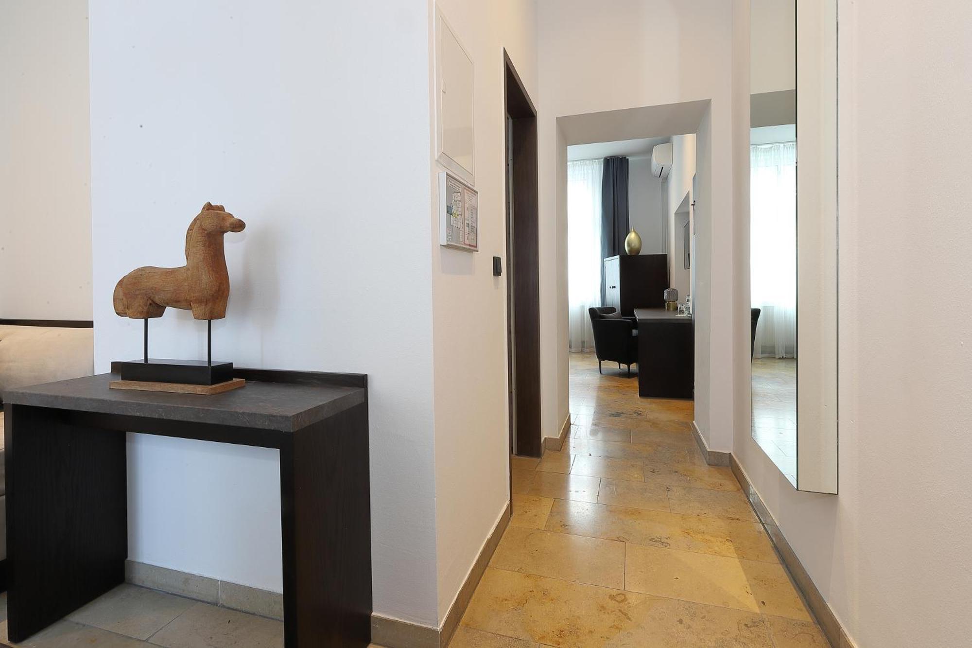 Devin Art Hotel Дюссельдорф Экстерьер фото