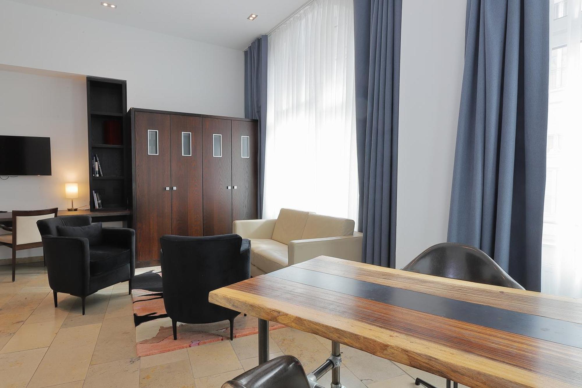 Devin Art Hotel Дюссельдорф Экстерьер фото