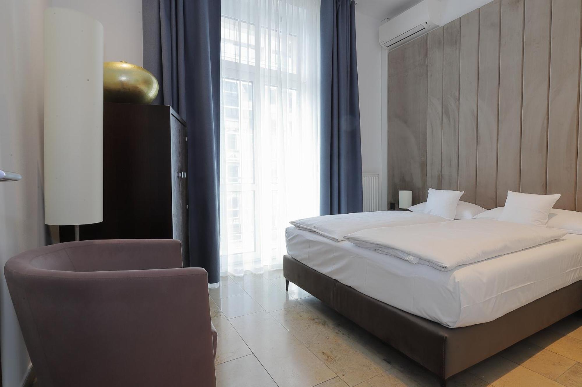 Devin Art Hotel Дюссельдорф Экстерьер фото