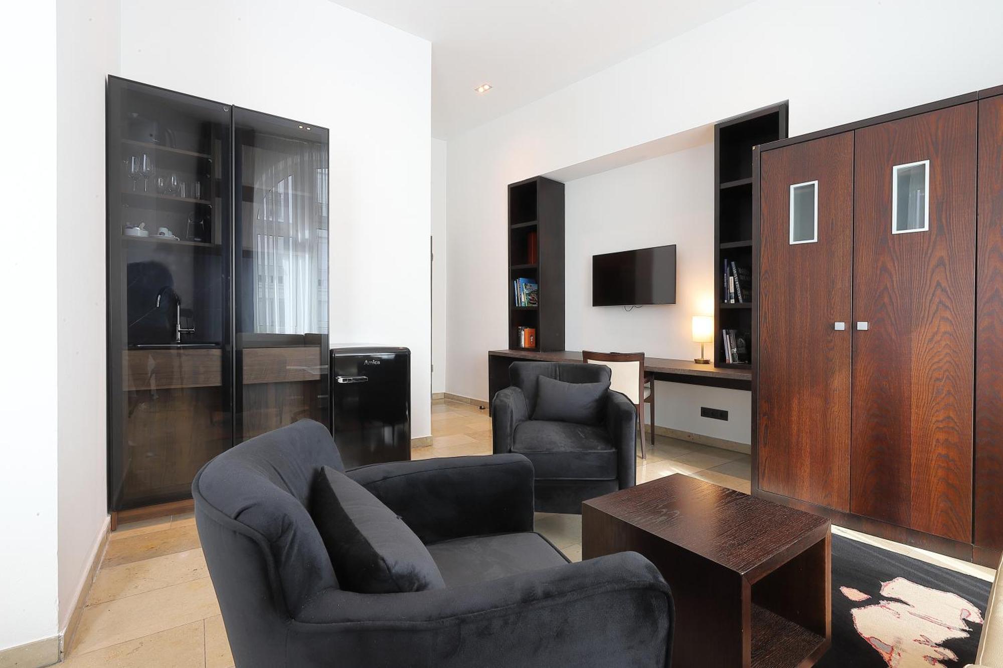 Devin Art Hotel Дюссельдорф Экстерьер фото