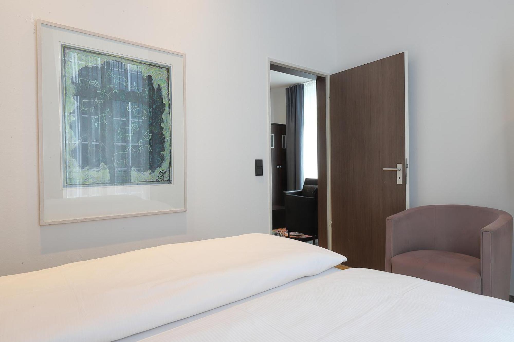 Devin Art Hotel Дюссельдорф Экстерьер фото