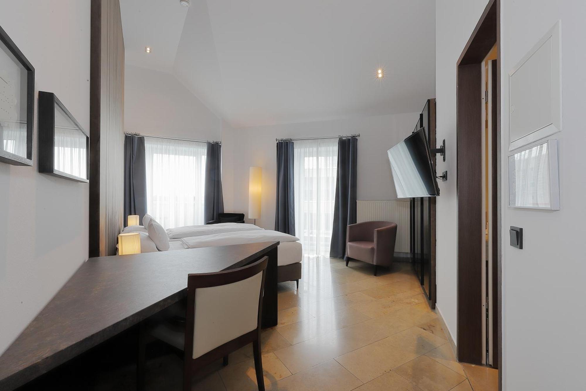 Devin Art Hotel Дюссельдорф Экстерьер фото