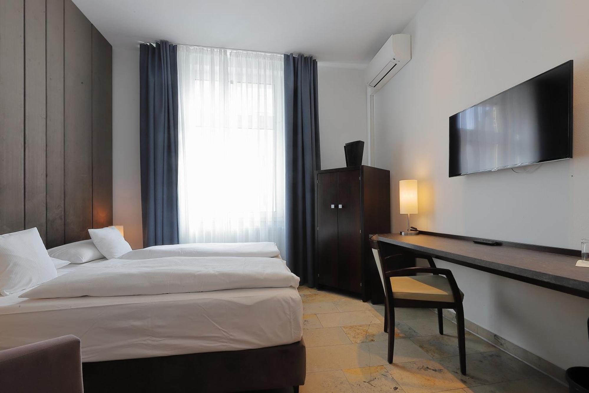 Devin Art Hotel Дюссельдорф Экстерьер фото