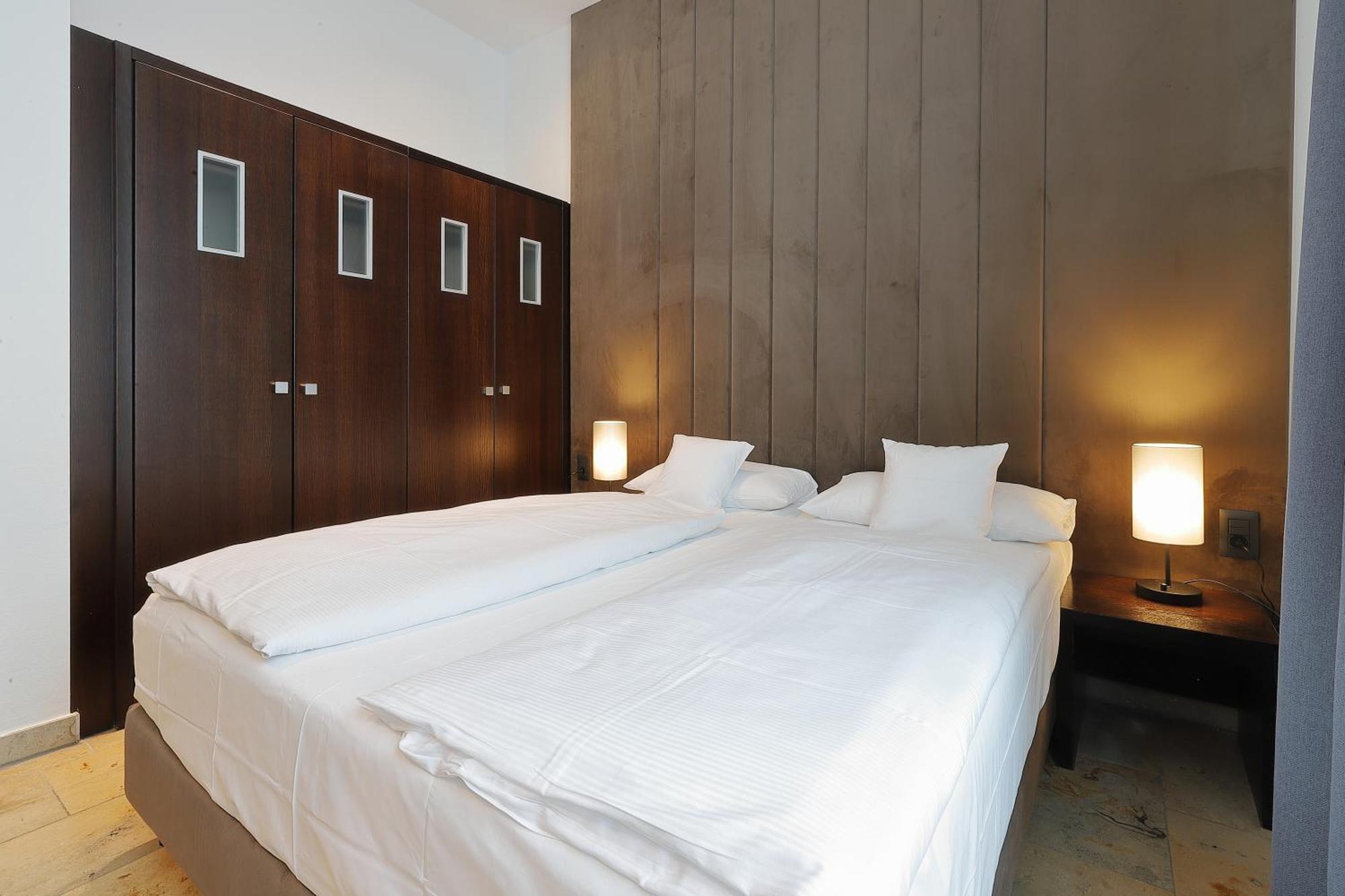 Devin Art Hotel Дюссельдорф Экстерьер фото