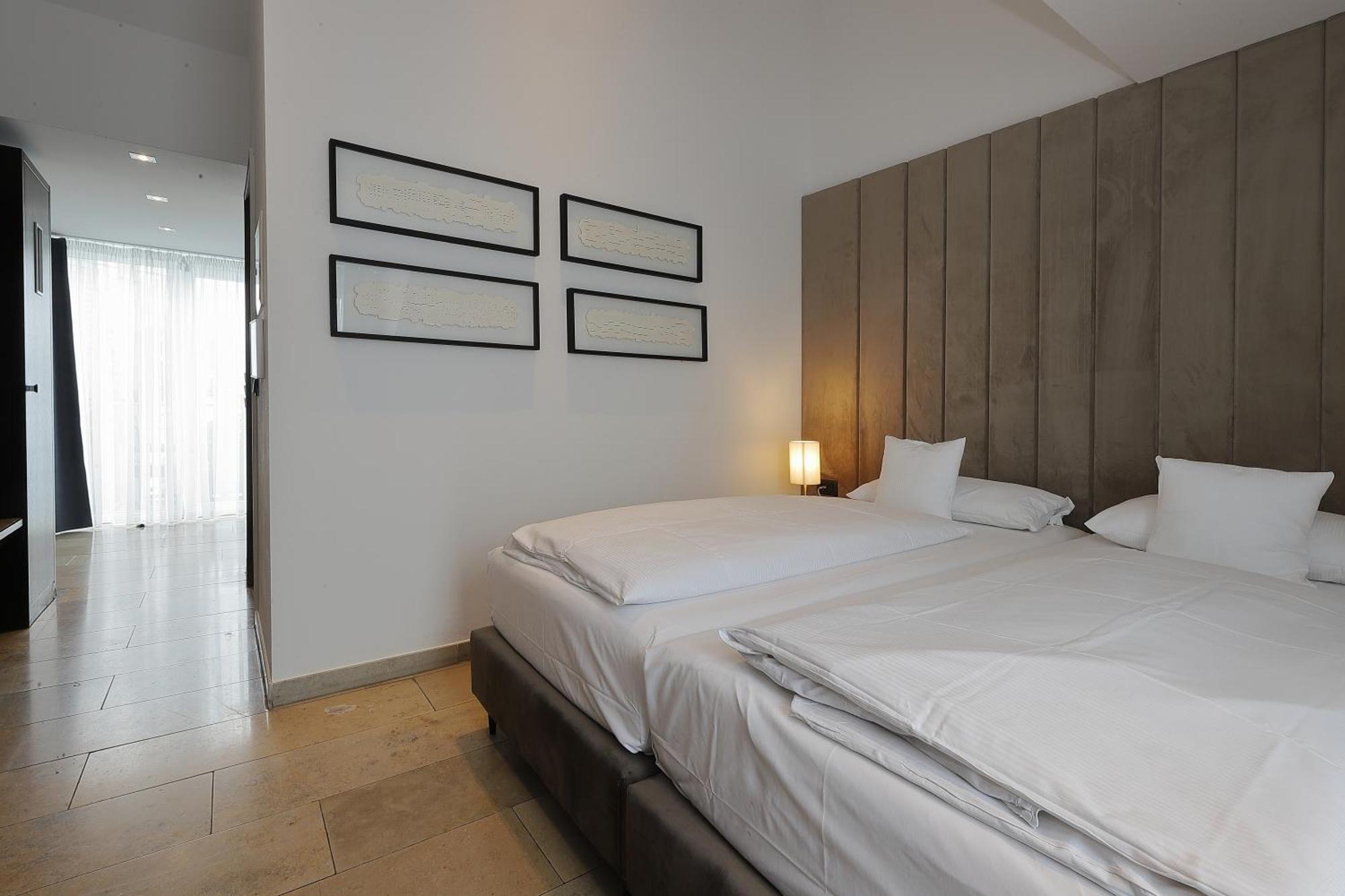 Devin Art Hotel Дюссельдорф Экстерьер фото