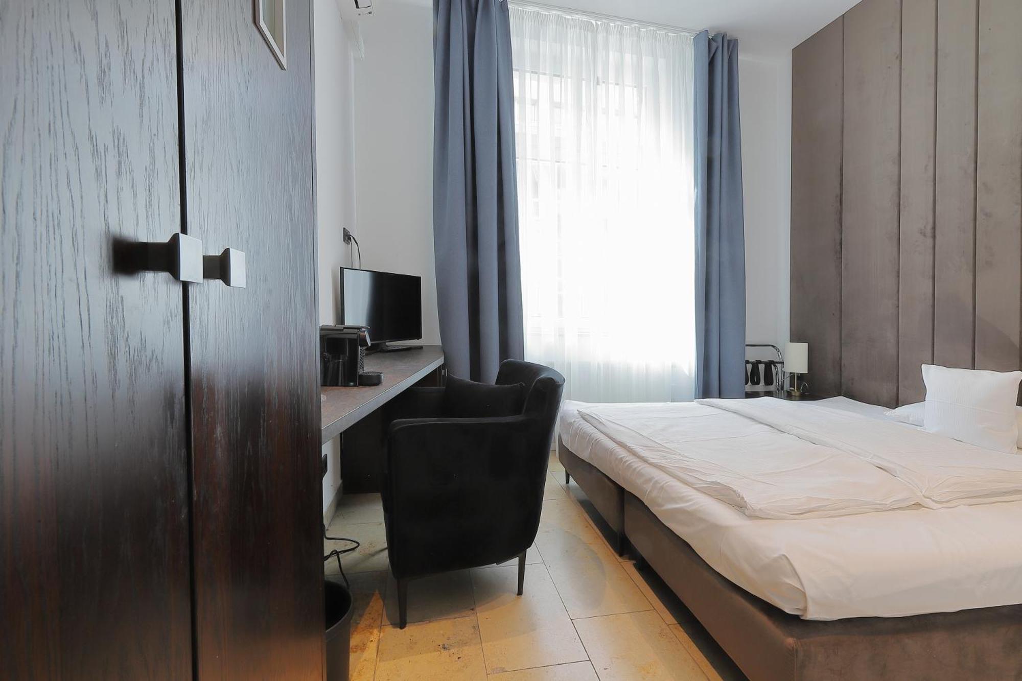 Devin Art Hotel Дюссельдорф Экстерьер фото
