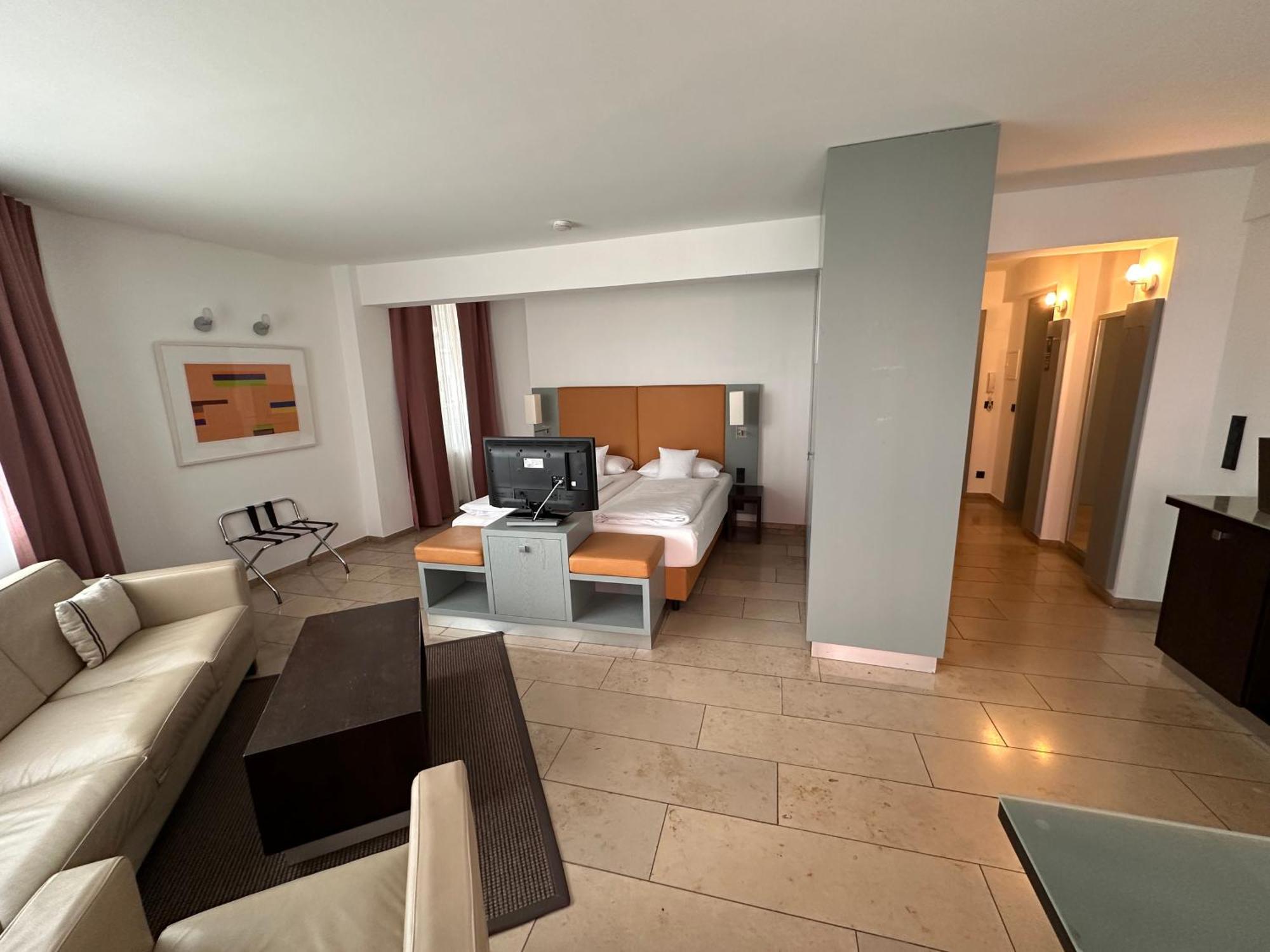 Devin Art Hotel Дюссельдорф Экстерьер фото