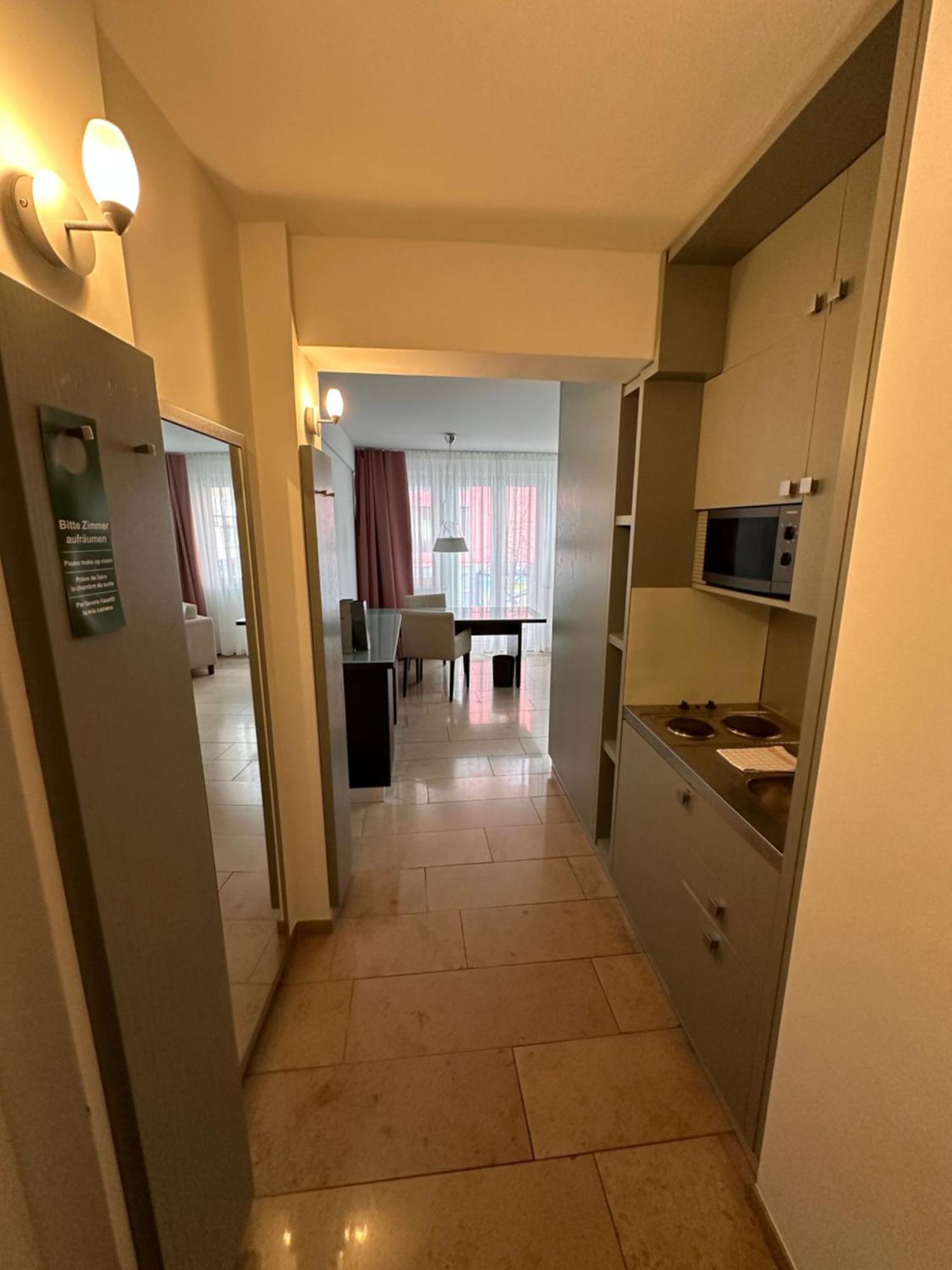 Devin Art Hotel Дюссельдорф Экстерьер фото