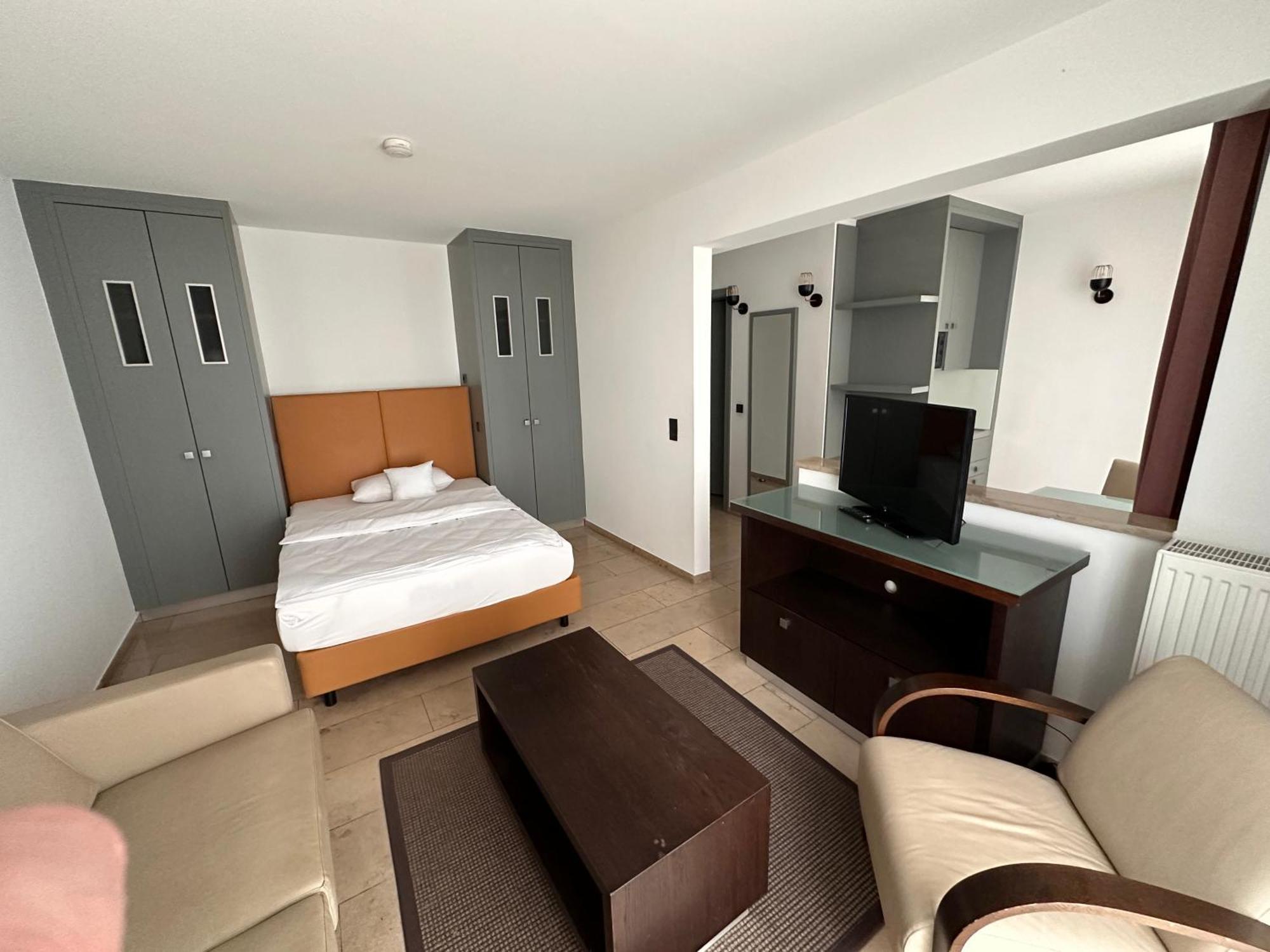 Devin Art Hotel Дюссельдорф Экстерьер фото
