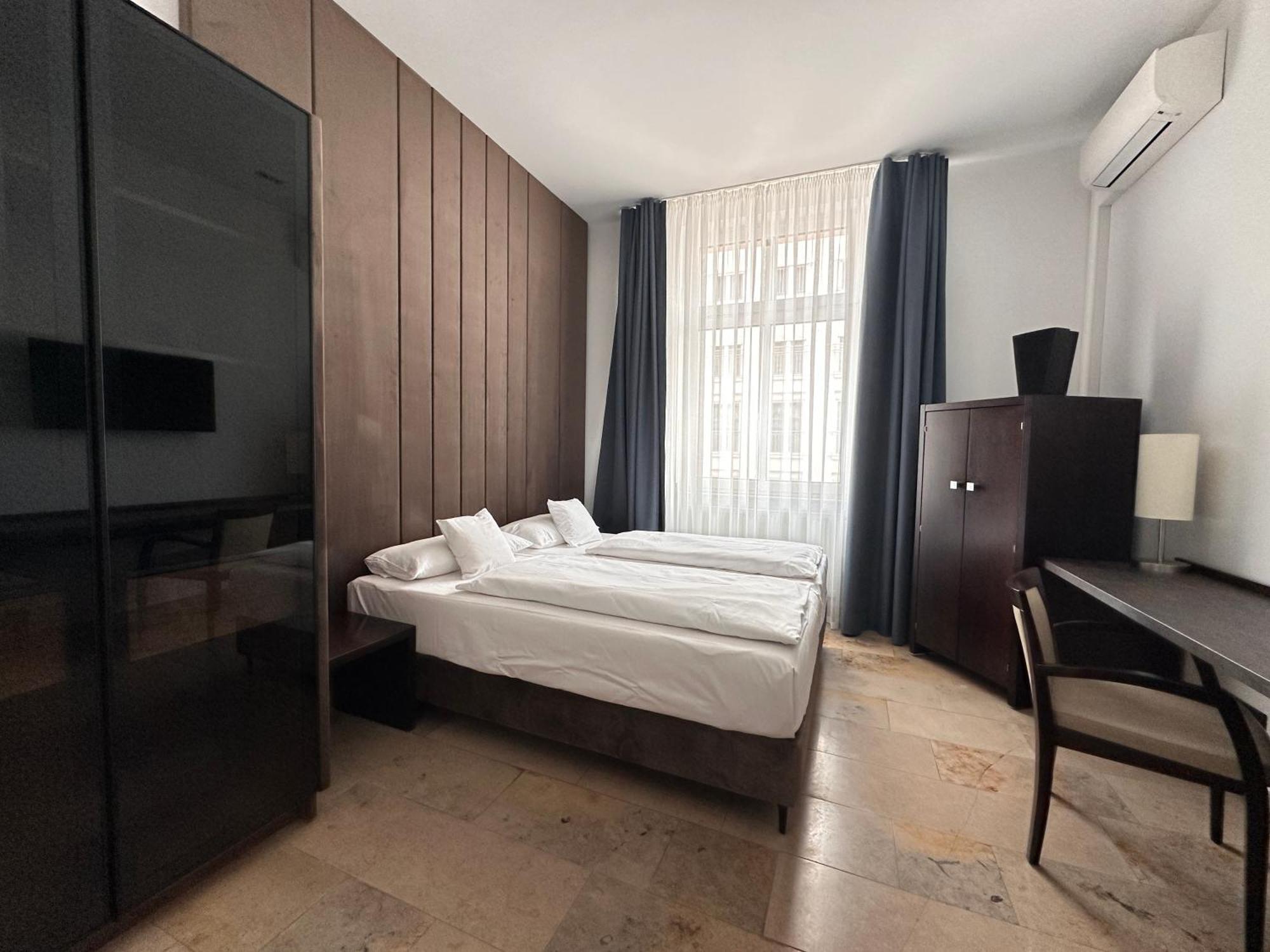 Devin Art Hotel Дюссельдорф Экстерьер фото
